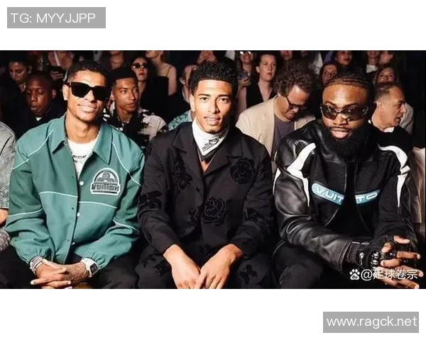 LV足球明星同款时尚潮流揭秘让你成为场上场下的焦点