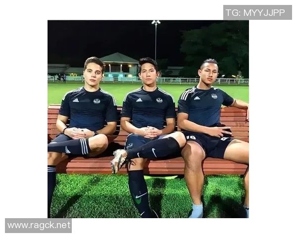 文莱王室的足球明星如何在国际赛场上展现王室风范与运动精神